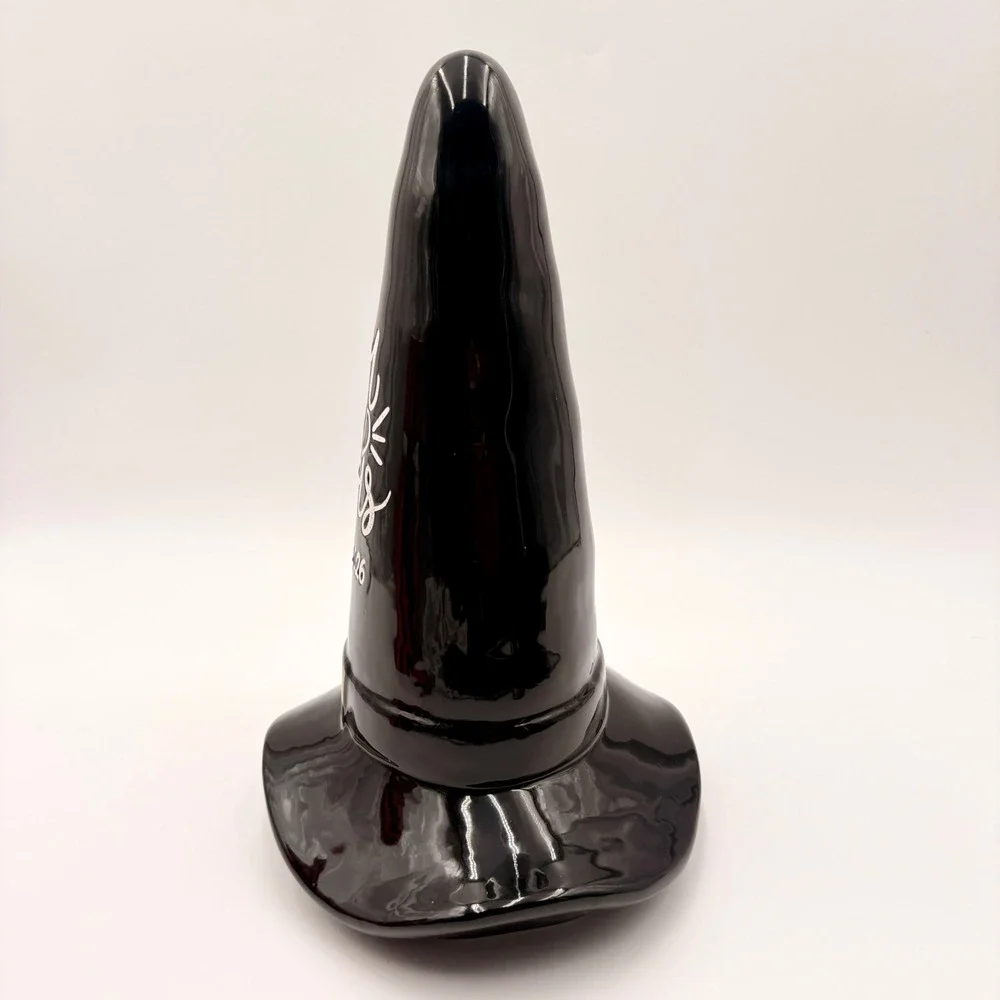 Black Ceramic Witch Hat Mr and Mrs Est 2026 Halloween Wedding Figurine Decor